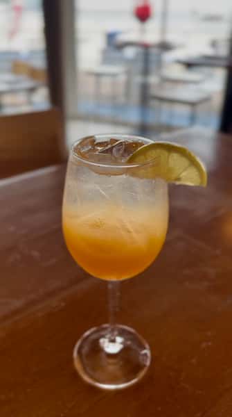 Passion fruit Spritz