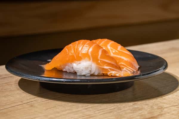 Salmon Nigiri*