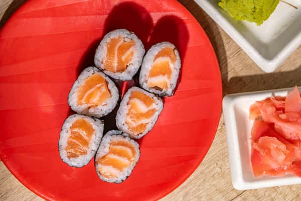 Salmon Roll*
