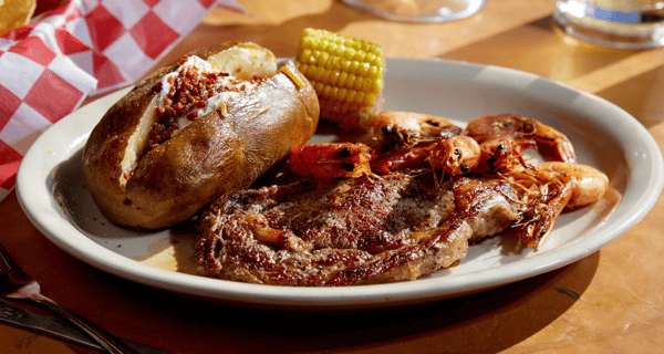 Steak con Camarones