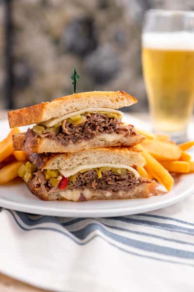 deluxe roast beef melt