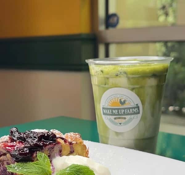 Blueberry Matcha Latte (Sweetened)