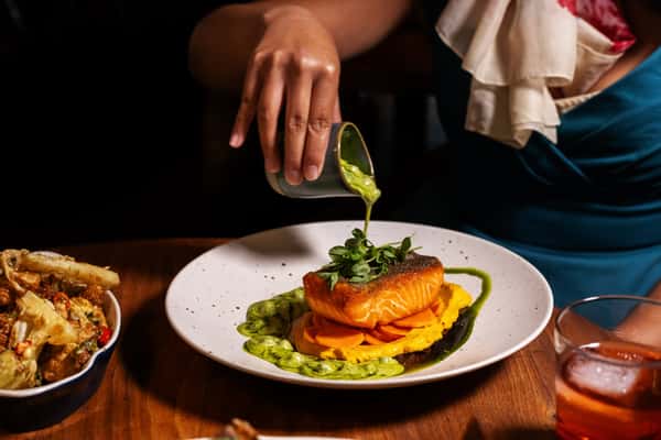 Fish with pour-over sauce