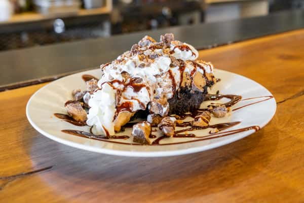 Gallery Bitter Tom's Distillery and Kitchen