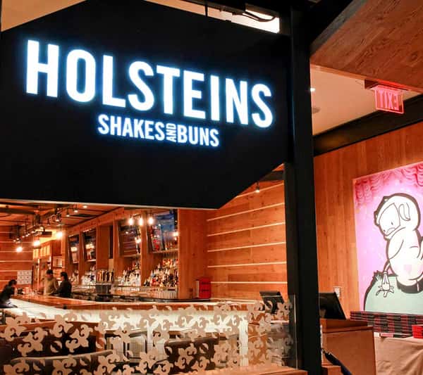 Holsteins interior
