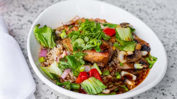 Sesame Ginger Seared Tuna*