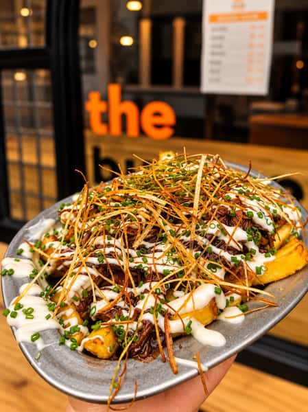 🚨 NEW MONTHLY CHEF’S SPECIALS 🚨

Every month, we’ll be introducing a new Chef’s Special burger, side and dessert, giving you something completely different to try each month!

First up, our brand new Chef’s Special side:

BRISKET FRIES

15-hour slow cooked brisket in our Boring gravy, loaded over hand cut chips and finished with sour cream, fresh chives and crispy leeks.

Available for a limited time 

In store only