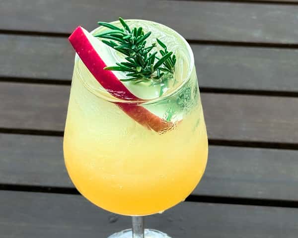 Honey Crisp Spritz- Mocktail