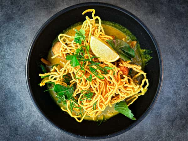 Chiang Mai Coconut-Curry (Khao Soi)