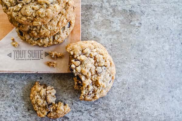 OATMEAL RAISIN COOKIE