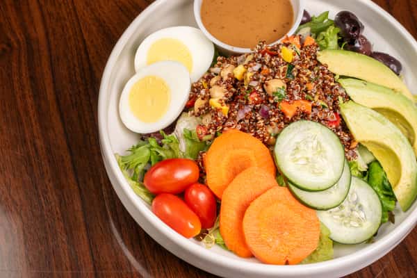 Mediterranean Quinoa Bowl