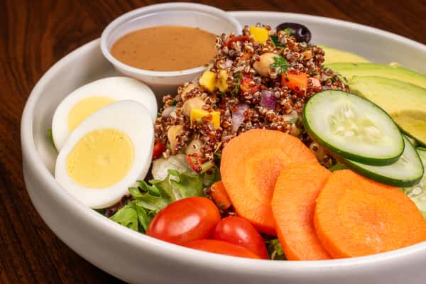 Mediterranean Quinoa Bowl