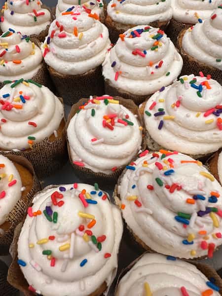 Vanilla Happy Day Cupcake
