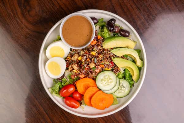 Mediterranean Quinoa Bowl Salad