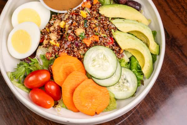 Mediterranean Quinoa Bowl