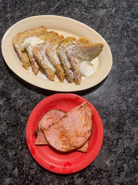 3 PANCAKES or 3 FRENCH TOAST WITH MEAT