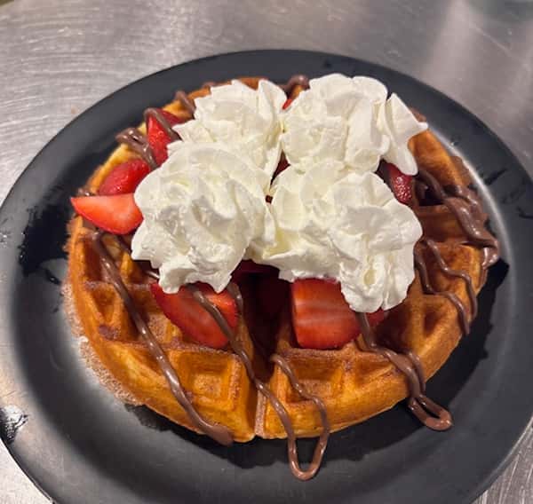 WAFFLE WITH FRUIT