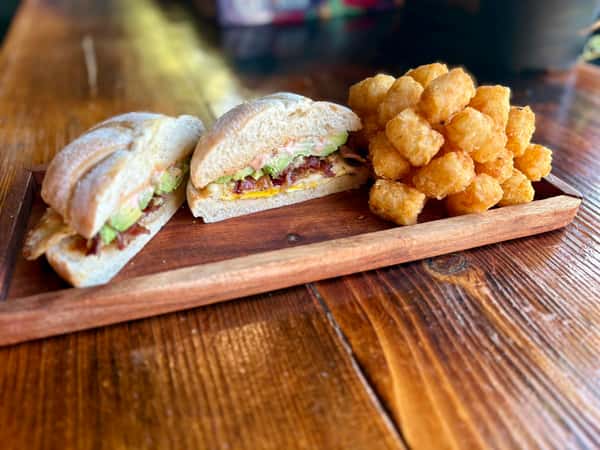 sandwich & tots