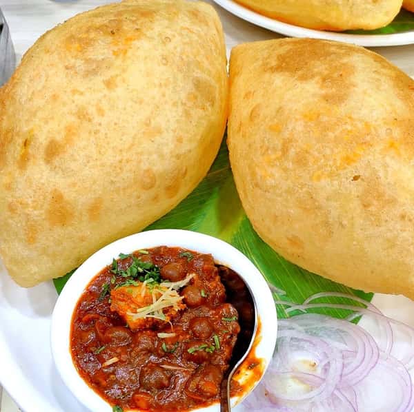 Bhature Bhaji (10 Pcs)