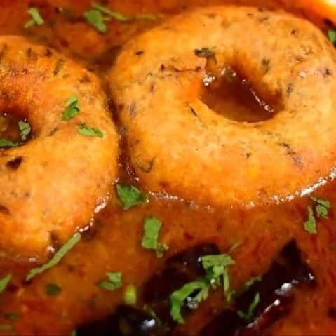 Sambar Vada (vegan)