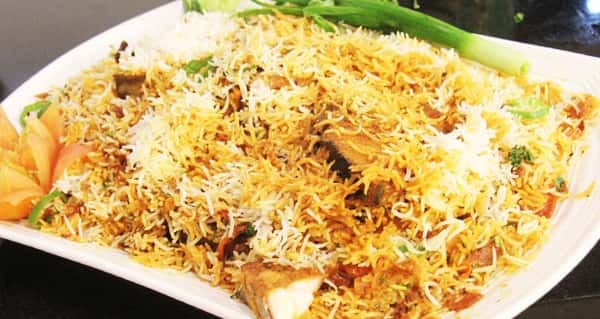 Soya Fish Biryani w/ Raita & Curry Sauce (vegan)