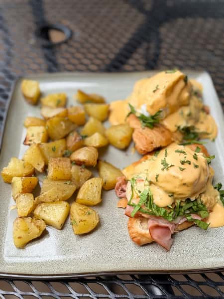 SMOKY SUNRISE BENNY