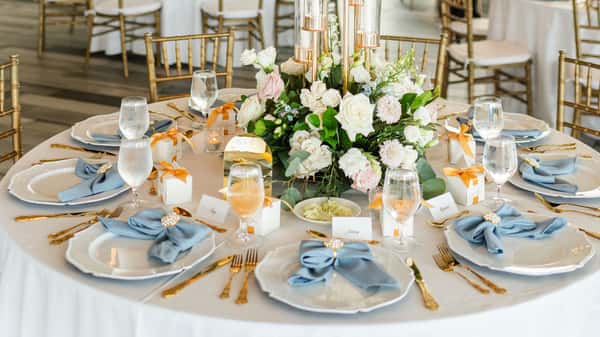 Oceanic Pompano tablescapes and centerpieces