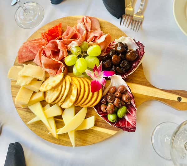 Affettati Misti e Formaggi Assortiti Board