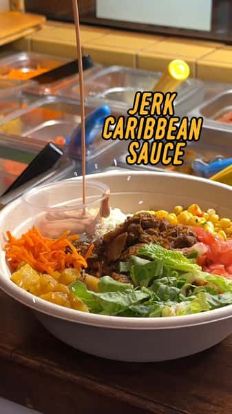 One touch and… boom! 💥🌴
Our Jerk Caribbean sauce brings your bowl to life.
#JoinTheMovement #ChangingTheWayWeEat #FreshLatinFastFood #LatinBowls #LatinVibes