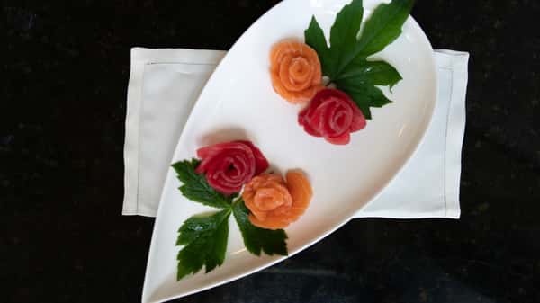 tuna and salmon sashimi