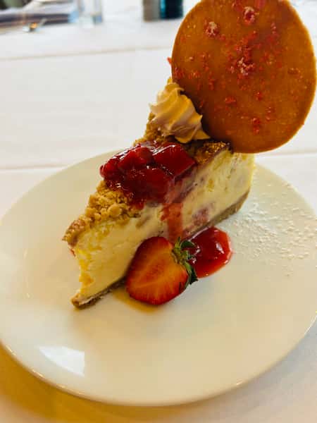 Roasted Strawberry Crumble Cheesecake