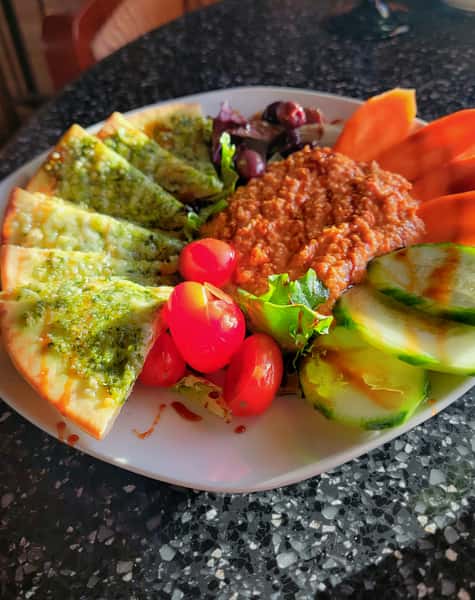 HUMMUS