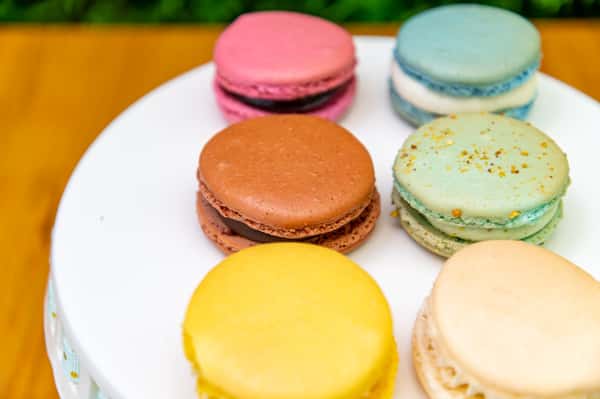 Cookies & Cream Macaron