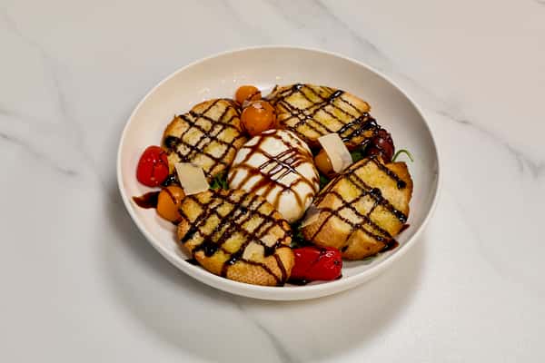 Burrata & Heirloom Tomato