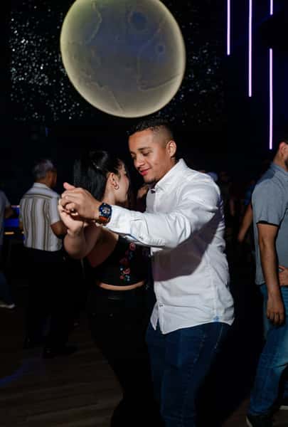 Luna nightclub fun