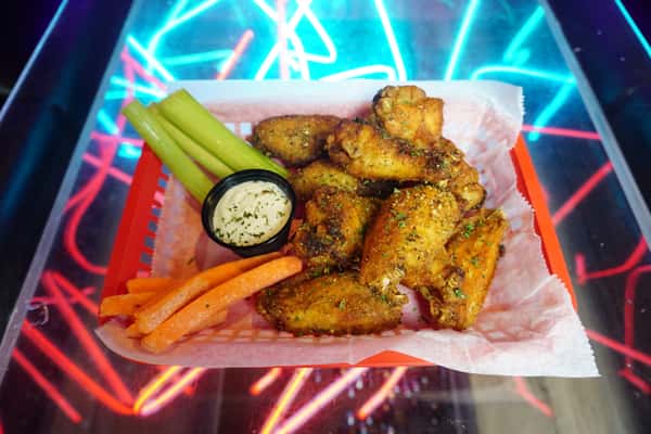 Wings w/ Fries