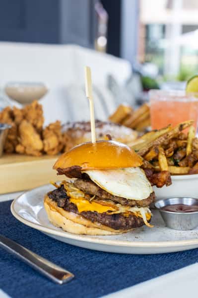 Big Brunch Burger*