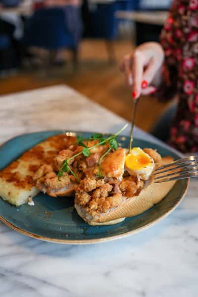 Crawfish & Creole Benedict*