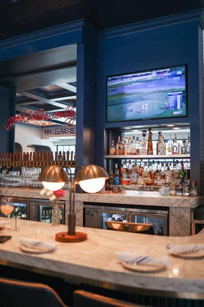 bar