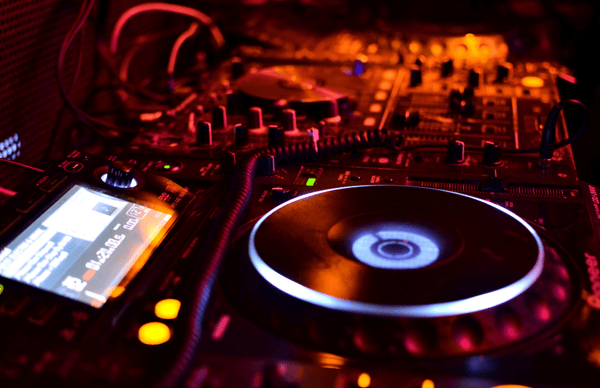 THURSDAY LIVE MUSIC