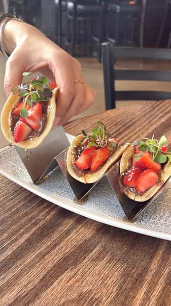 Nutella Stuffed Pancake "Tacos"