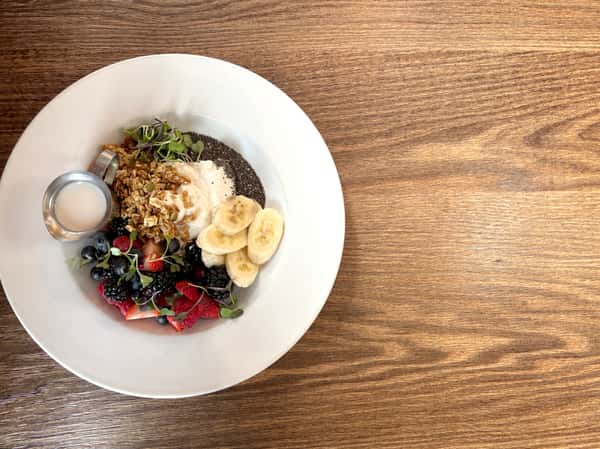 Mixed Berry & Granola Bowl