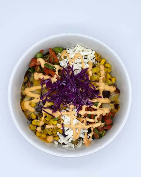 It's easy to see why Southwest Power Bowl is a fave at Hobee's Restaurant—your choice of rustic grains or sweet potatoes topped with black beans, roasted corn, avocado, queso fresco, tomatillo sauce, and a chipotle pesto drizzle for a bold, satisfying bite every time. 🥑✨ #HobeesRestaurant #SouthwestPowerBowl #MuyRico #LunchGoals