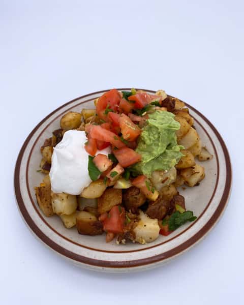 Golden, crisp, country style Hashbrowns - try them with an Upgrade! Pesto and parm, sauteed onion and jalapeno, garlic and parm, loaded with cheddar and sour cream, or topped with guac, salsa fresca and sour cream. Make your ketchup and ranch dressing jealous!🥔✨ #HobeesRestaurant #CountryHashbrowns #BreakfastFavorite #Supremo #Guido #Paisano #Garlicbrowns #LoadedPotatoes