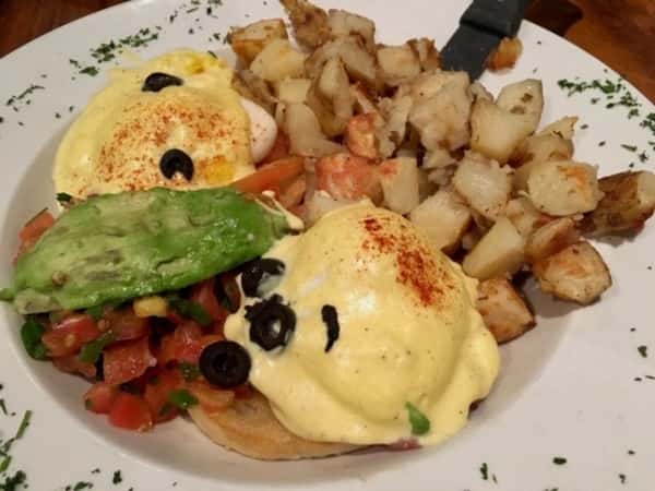 Huevos Benedictos