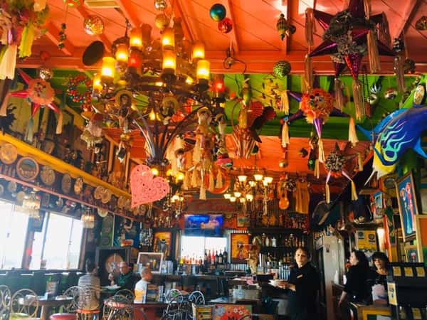 Olamendi's interior
