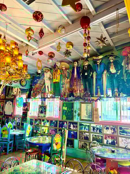 Olamendi's interior
