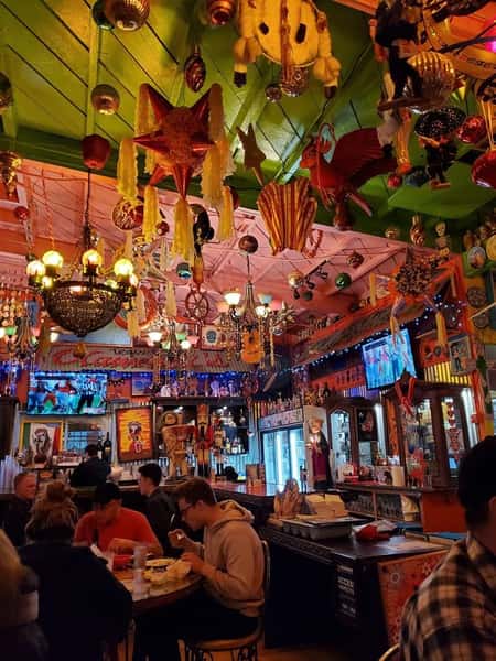 Olamendi's interior