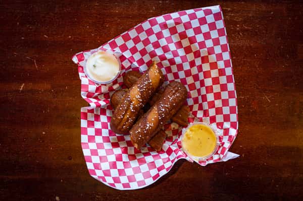Hot Soft Pretzel Sticks