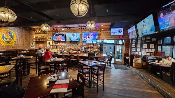 Des Peres Bar